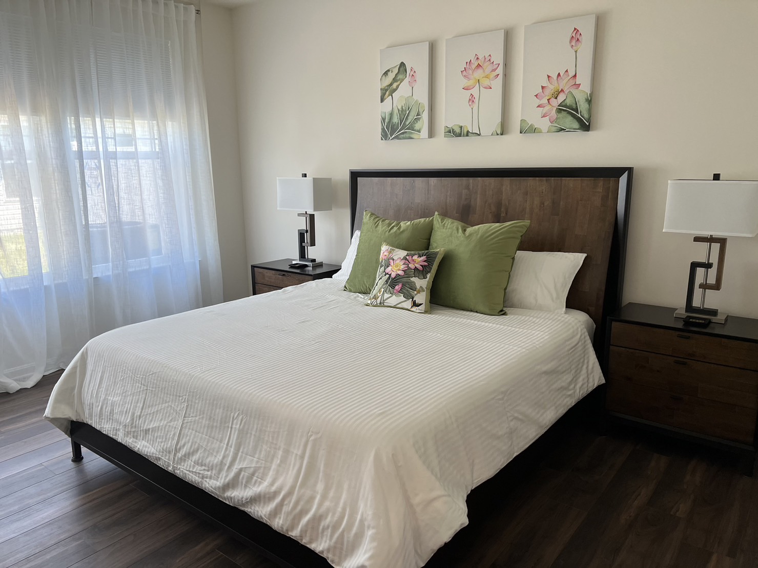 Master Suite King Bed at TALAY